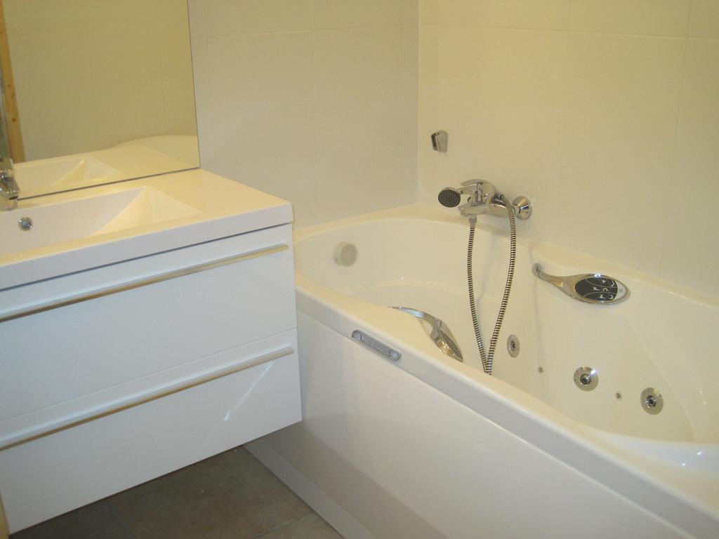 Le Cristal 2 Apartment เลส์เฌต์ ห้อง รูปภาพ